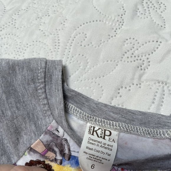KPea Custom Encanto Raglan Tee Size 6 - Picture 6 of 7